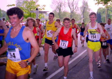 JimRunningGreenbelt1.jpg (39002 bytes)