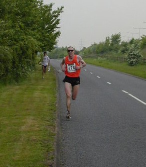 Mike-Peters.jpg (26418 bytes)